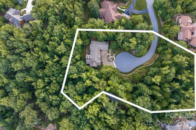 2 Cherokee Orchard Court, Fairview, NC 28730