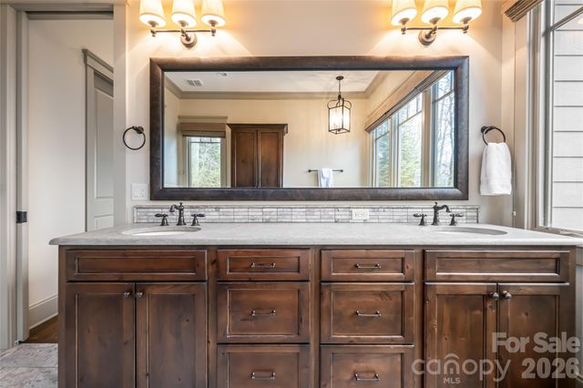 2 Cherokee Orchard Court, Fairview, NC 28730