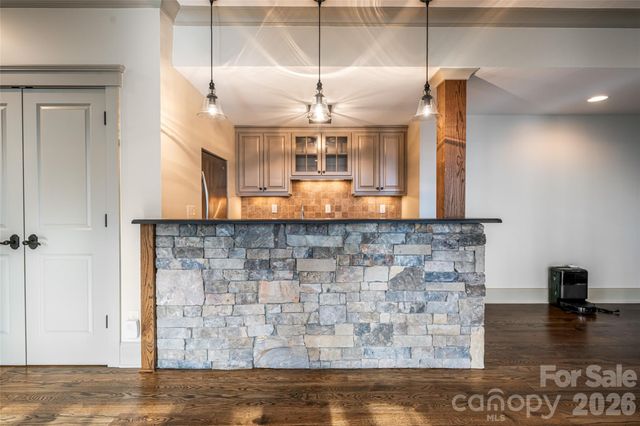 2 Cherokee Orchard Court, Fairview, NC 28730