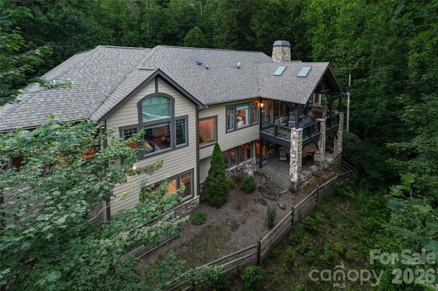 2 Cherokee Orchard Court, Fairview, NC 28730