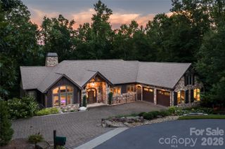 2 Cherokee Orchard Court, Fairview, NC 28730
