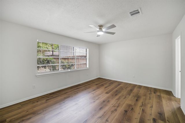 5914 Pebble Springs Drive, Houston, TX 77066