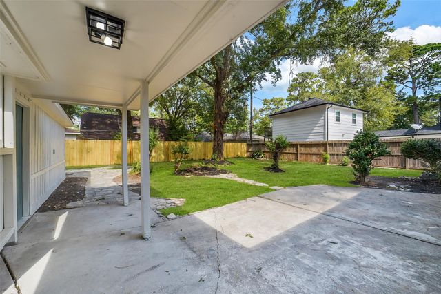 5914 Pebble Springs Drive, Houston, TX 77066