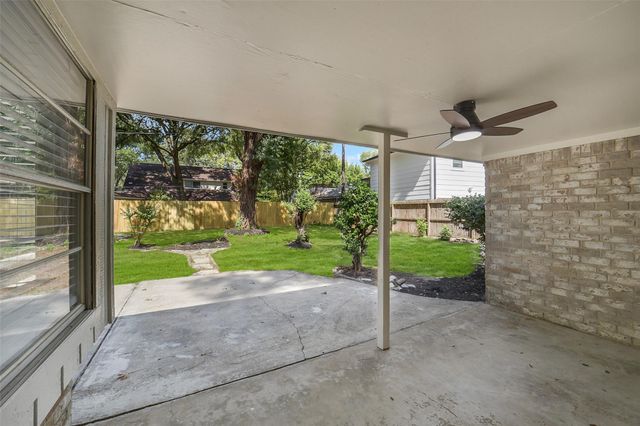 5914 Pebble Springs Drive, Houston, TX 77066