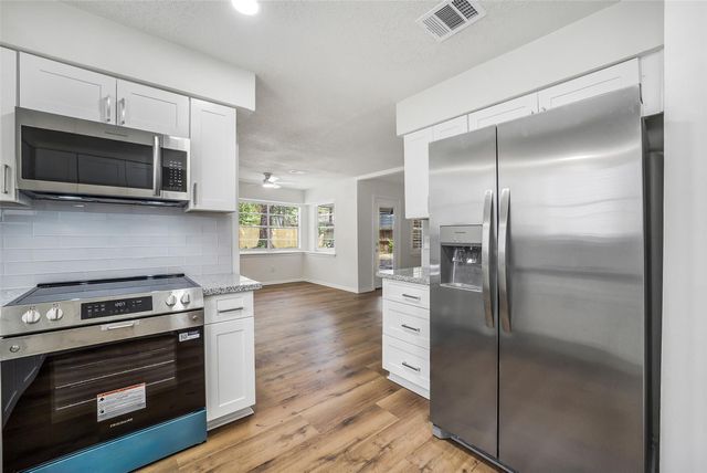 5914 Pebble Springs Drive, Houston, TX 77066