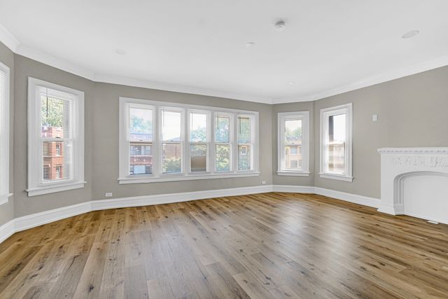 8010 S Phillips Avenue, Chicago, IL 60617