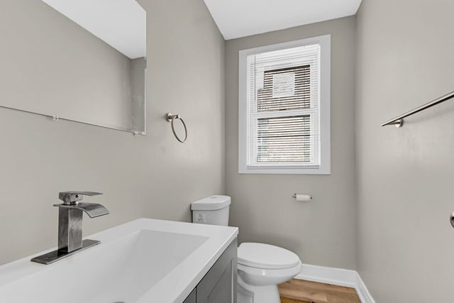 8010 S Phillips Avenue, Chicago, IL 60617