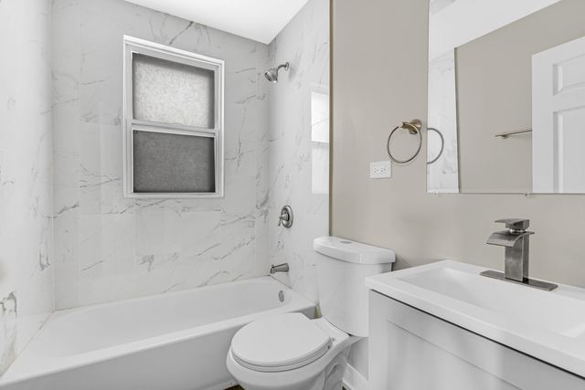 8010 S Phillips Avenue, Chicago, IL 60617