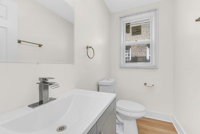 8010 S Phillips Avenue, Chicago, IL 60617
