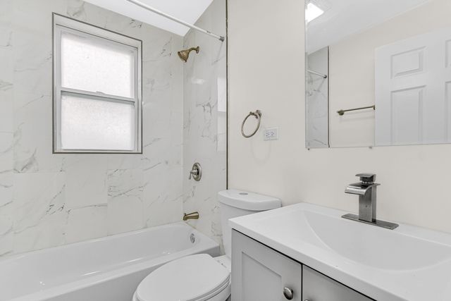 8010 S Phillips Avenue, Chicago, IL 60617