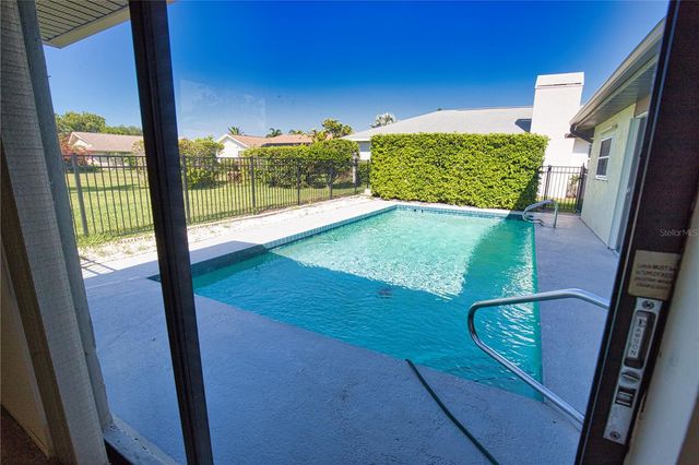 902 PINEHURST LANE, Venice, FL 34293