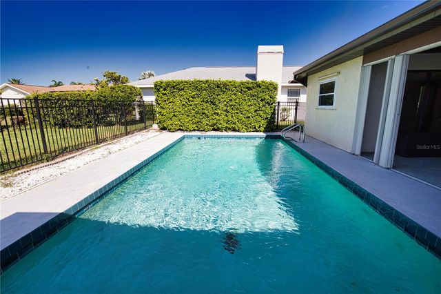 902 PINEHURST LANE, Venice, FL 34293