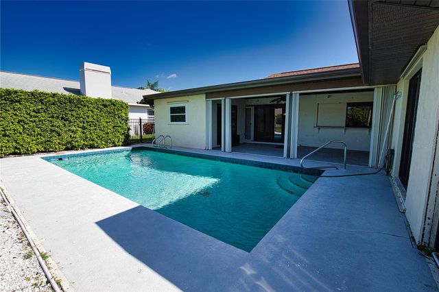 902 PINEHURST LANE, Venice, FL 34293