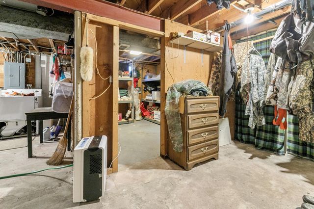 2869 Victoria Street N, Roseville, MN 55113