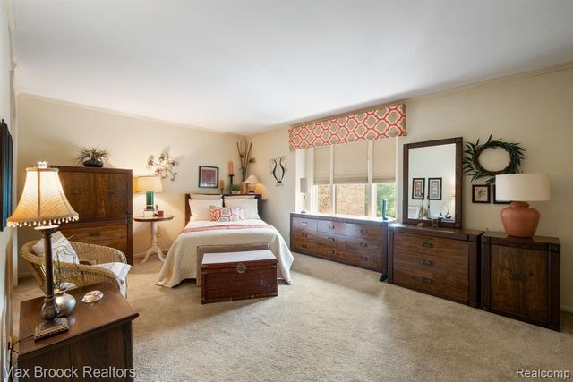4723 Fairway Court, Waterford, MI 48328