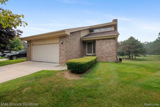 4723 Fairway Court, Waterford, MI 48328