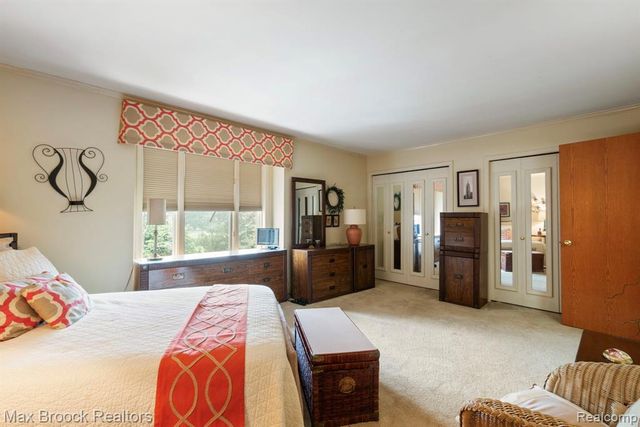 4723 Fairway Court, Waterford, MI 48328