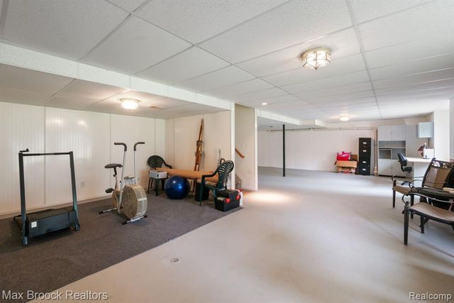4723 Fairway Court, Waterford, MI 48328