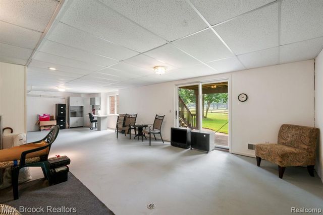 4723 Fairway Court, Waterford, MI 48328