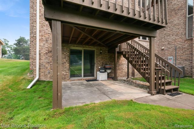 4723 Fairway Court, Waterford, MI 48328