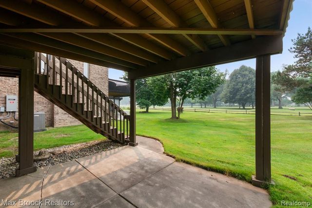 4723 Fairway Court, Waterford, MI 48328
