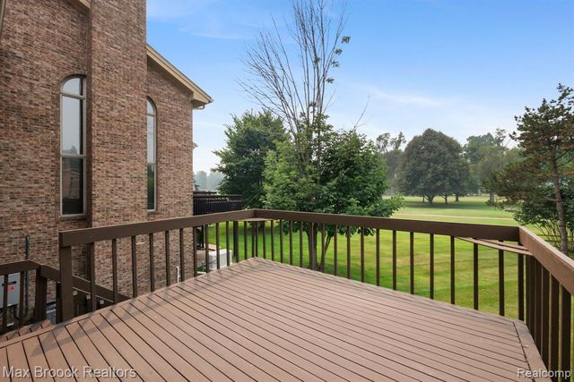 4723 Fairway Court, Waterford, MI 48328