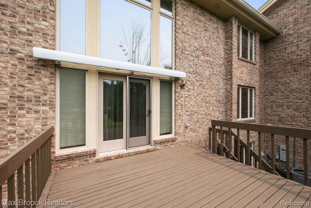 4723 Fairway Court, Waterford, MI 48328