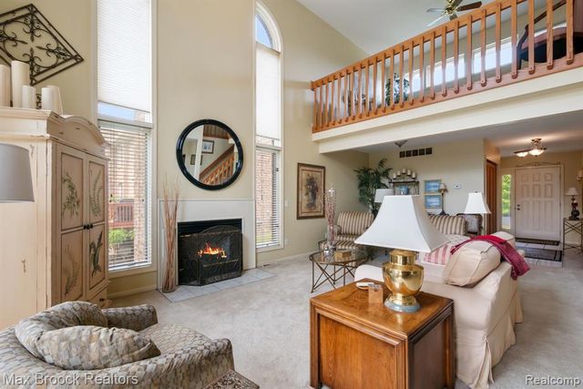 4723 Fairway Court, Waterford, MI 48328
