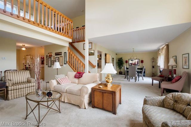 4723 Fairway Court, Waterford, MI 48328