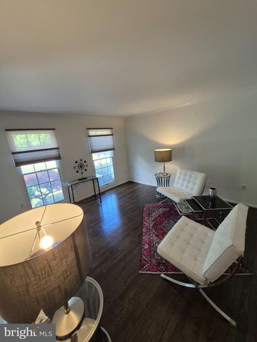 100 BLACKPOWDER LN, Fort Washington, MD 20744