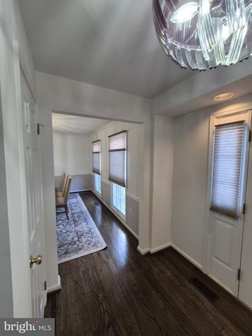 100 BLACKPOWDER LN, Fort Washington, MD 20744