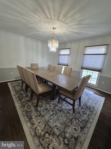 100 BLACKPOWDER LN, Fort Washington, MD 20744