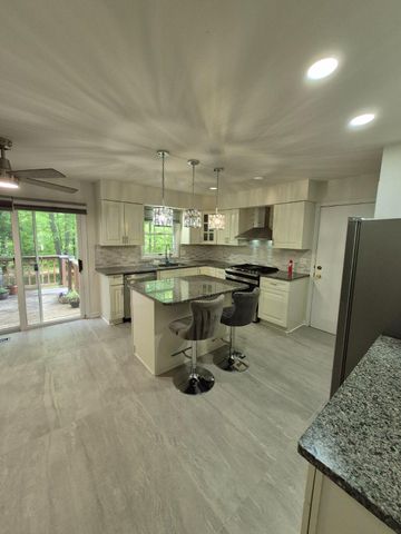 100 BLACKPOWDER LN, Fort Washington, MD 20744