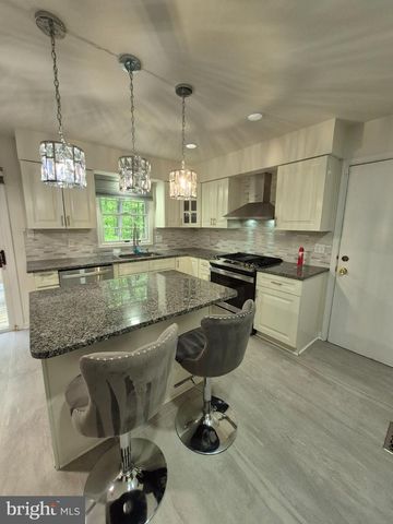 100 BLACKPOWDER LN, Fort Washington, MD 20744