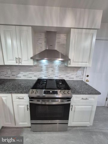 100 BLACKPOWDER LN, Fort Washington, MD 20744