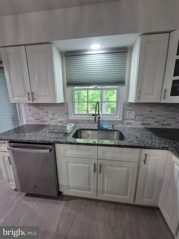 100 BLACKPOWDER LN, Fort Washington, MD 20744