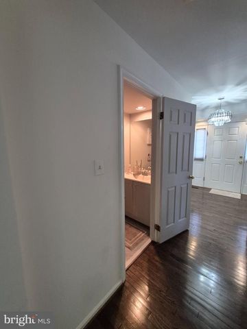 100 BLACKPOWDER LN, Fort Washington, MD 20744