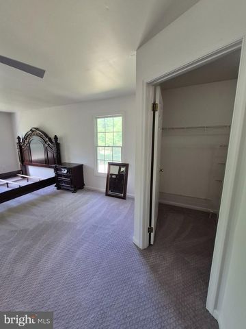 100 BLACKPOWDER LN, Fort Washington, MD 20744