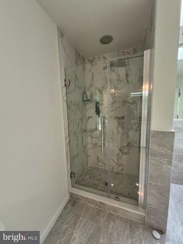 100 BLACKPOWDER LN, Fort Washington, MD 20744