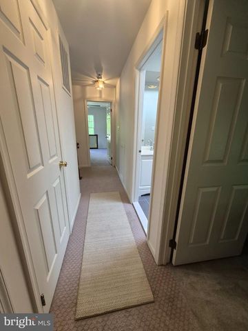 100 BLACKPOWDER LN, Fort Washington, MD 20744