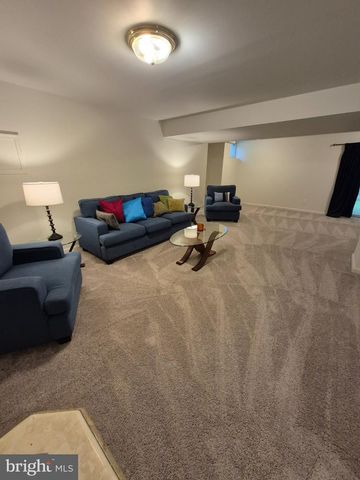 100 BLACKPOWDER LN, Fort Washington, MD 20744