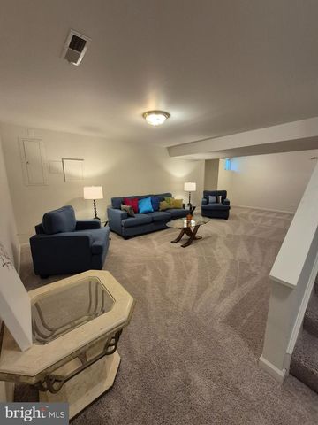 100 BLACKPOWDER LN, Fort Washington, MD 20744