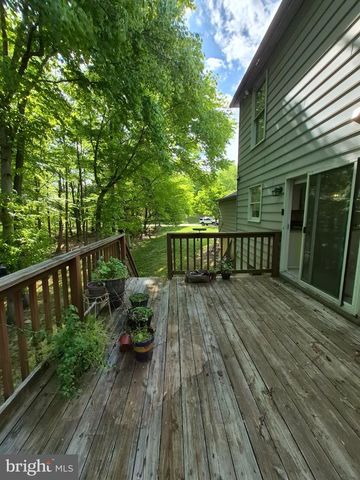 100 BLACKPOWDER LN, Fort Washington, MD 20744
