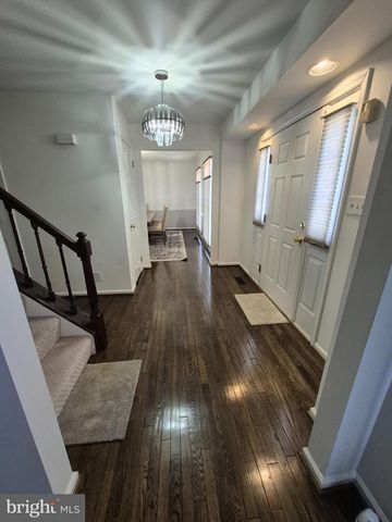 100 BLACKPOWDER LN, Fort Washington, MD 20744