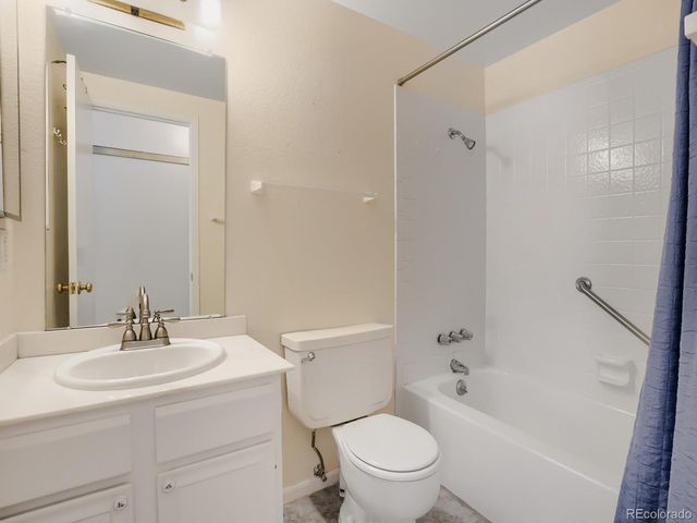 6869 W 10th Ave 39, Lakewood, CO 80214