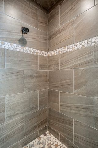 705 Lost Hunters Canyon, China Spring, TX 76633