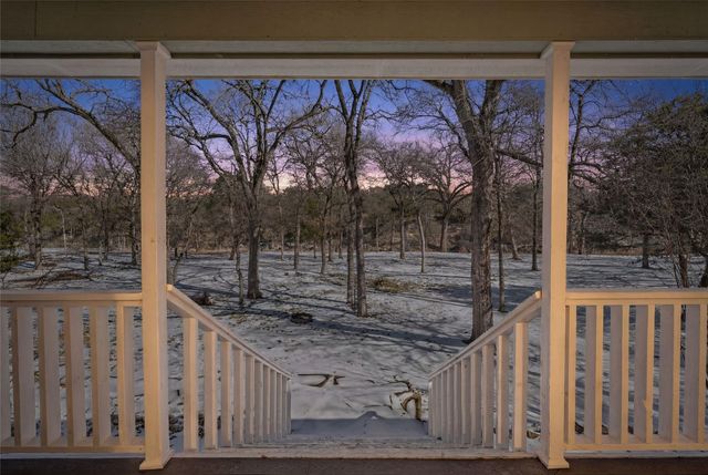 705 Lost Hunters Canyon, China Spring, TX 76633