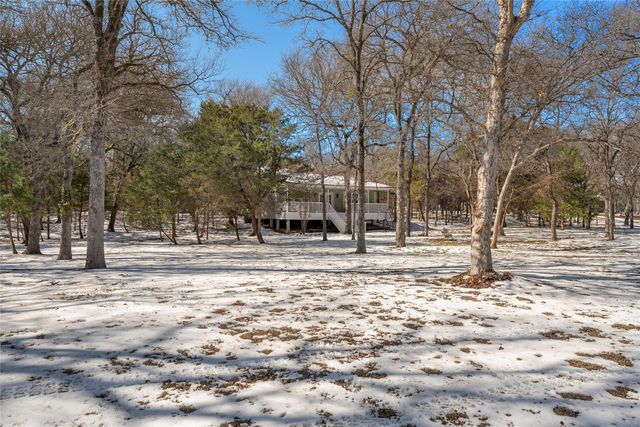 705 Lost Hunters Canyon, China Spring, TX 76633