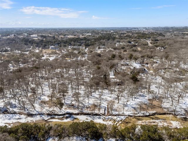 705 Lost Hunters Canyon, China Spring, TX 76633