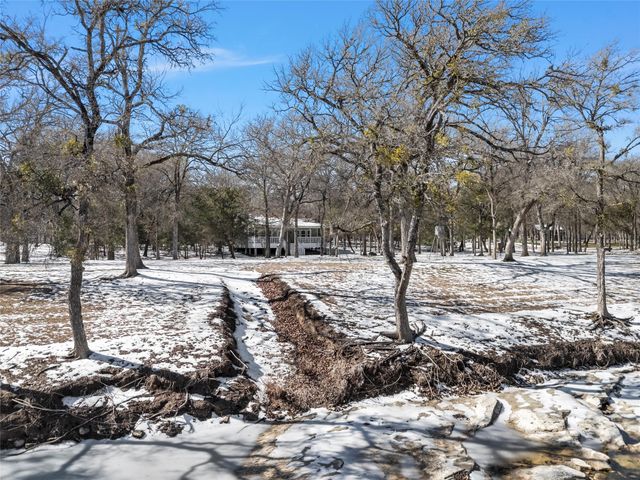 705 Lost Hunters Canyon, China Spring, TX 76633